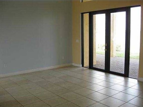 3rd image of 2063 SW 173rd Ave