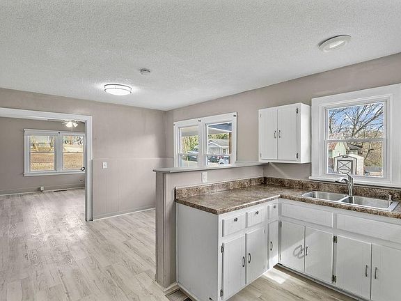 4th image of 40 Clervue Cir NE