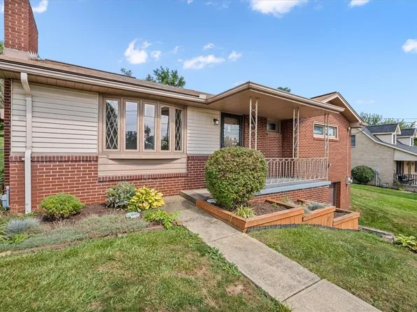 4102 Naples Dr, Irwin, PA 15642