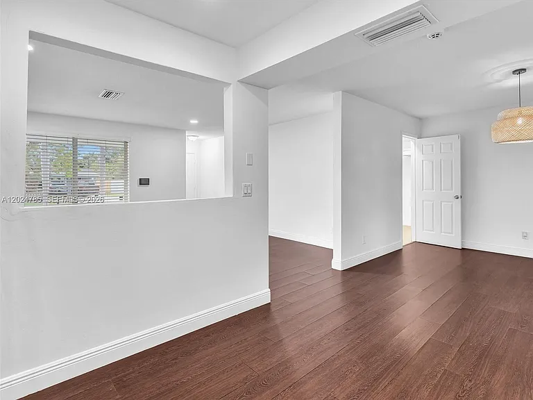 4500 SW 42nd Ter — Photo 16