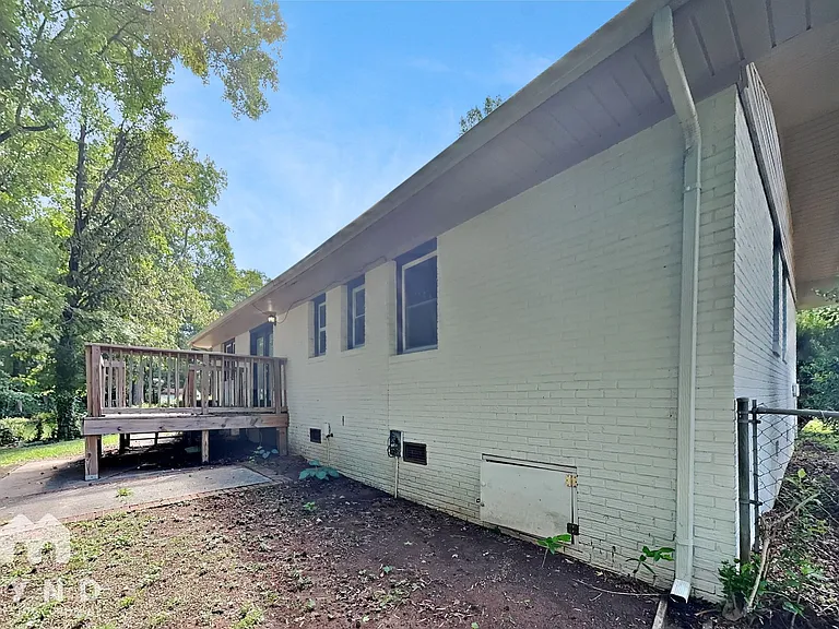 6143 Castle Ct — Photo 17