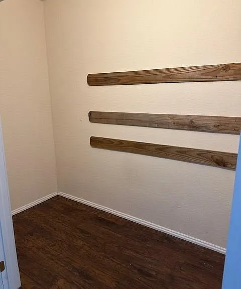1316 Beechwood Dr — Photo 3