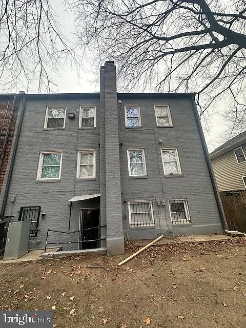 Studio, 4000 sqft, $2,600 — Photo 2