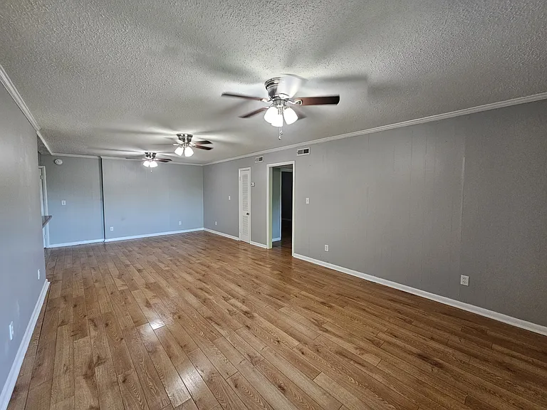 1801 Sunset Ter #C — Photo 3