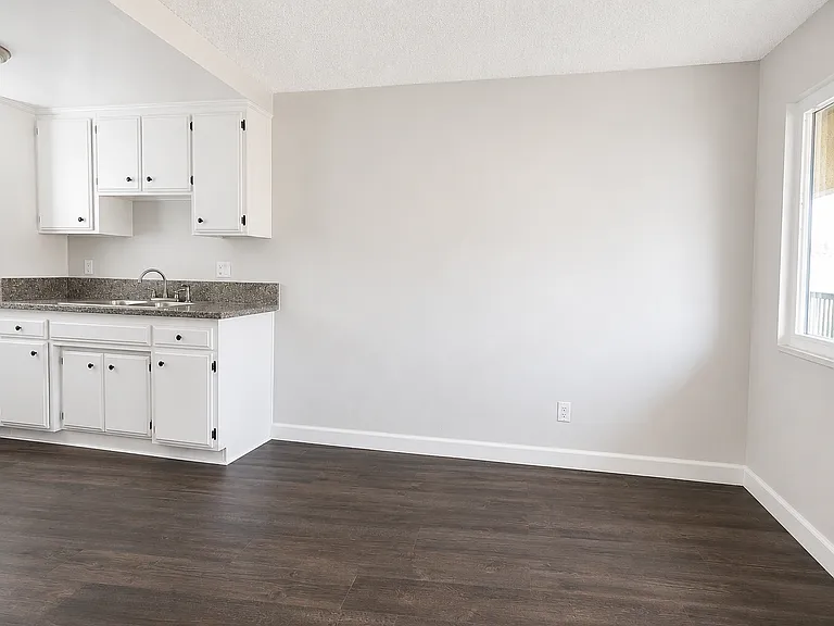 277 S Avenue 52 #2 — Photo 4
