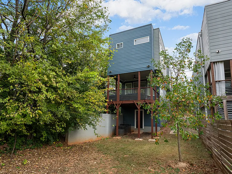 753 Fraser St SE — Photo 45