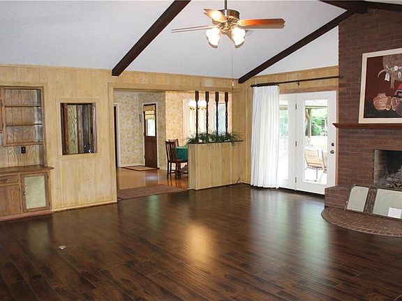 3rd image of 307 Saint Clair Ave