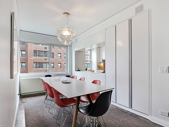 3rd image of 12 Beekman Pl APT 6F