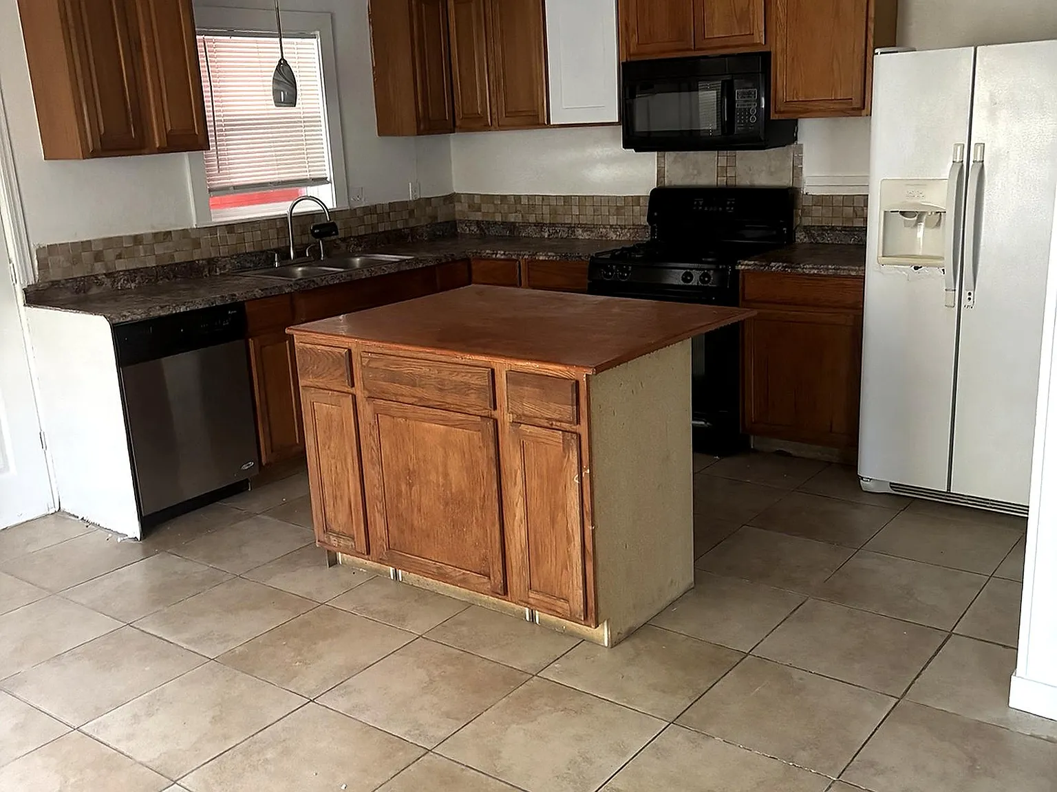 708 Dunn Circle — Photo 3