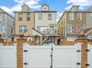 69-40 Almeda Ave, Arverne, NY 11692