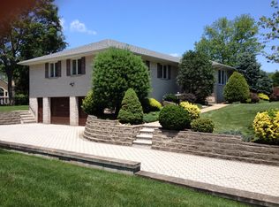 50 Starlite Dr, Clark, NJ 07066