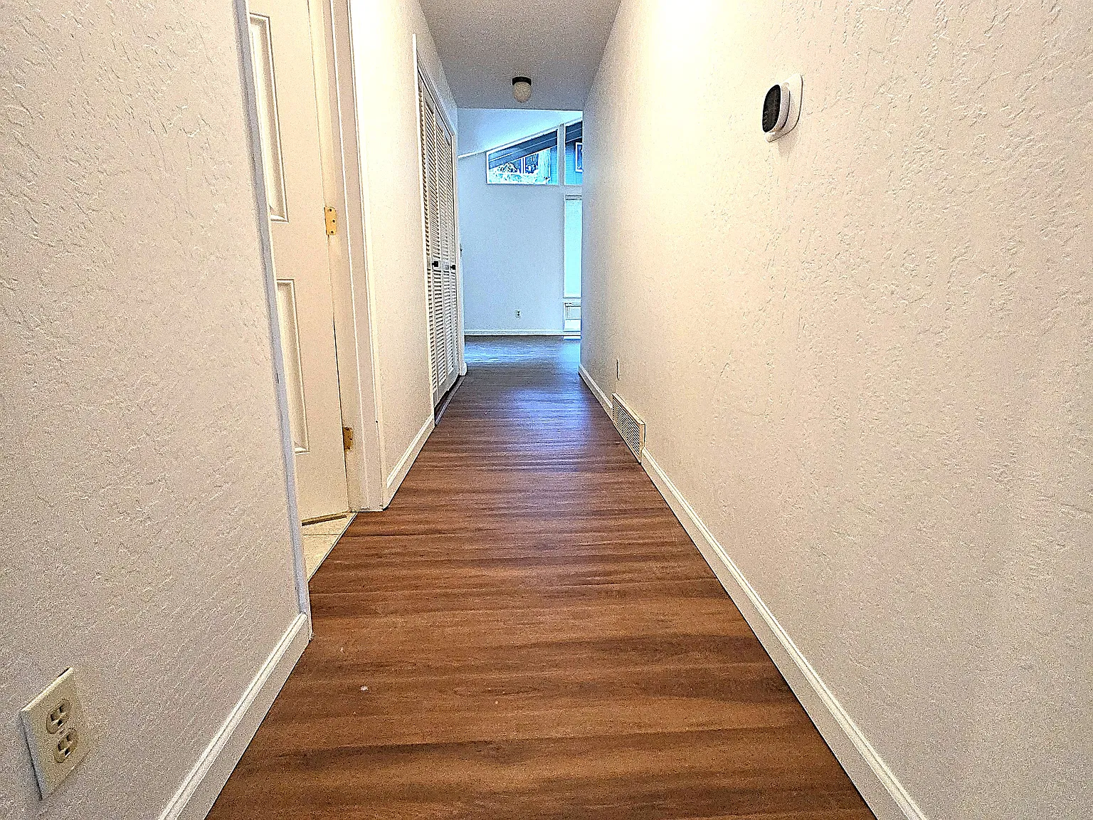 4 bed, 2310 sqft, $3,995 — Photo 3