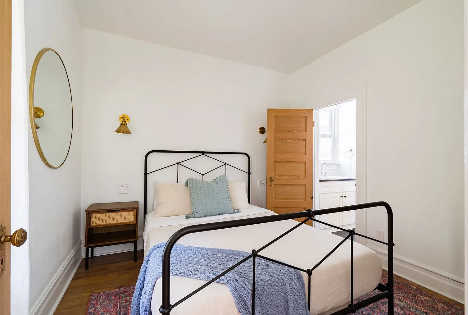 1 bed, 1.0 bath, 592 sqft, $3,150 — Photo 3