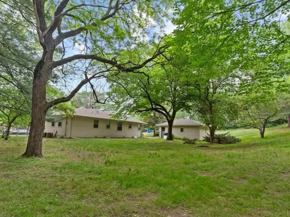 209 Mission Rd, Bloomington, MN 55420