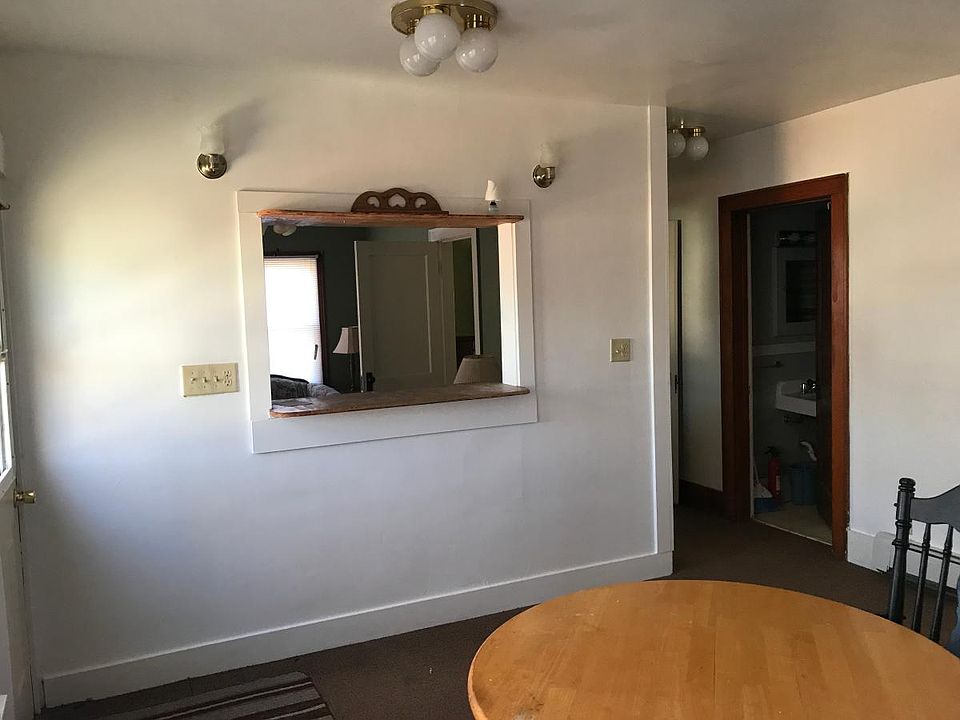 2nd image of 738 E Washington St APT 5