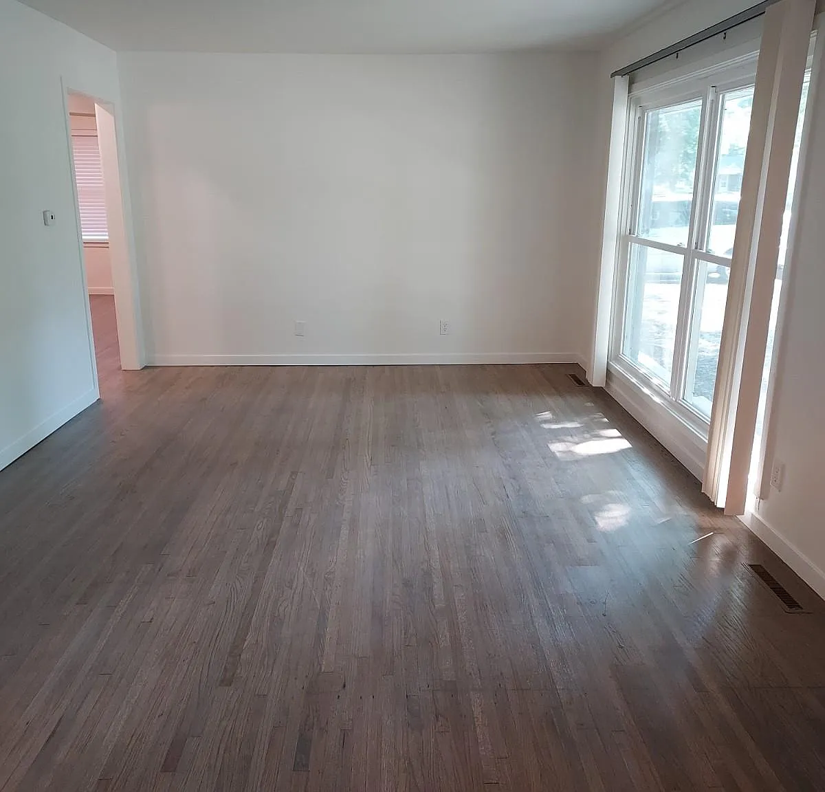 3 bed, 1075 sqft, $1,395 — Photo 2