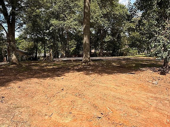 3rd image of 414 N Lake Dr