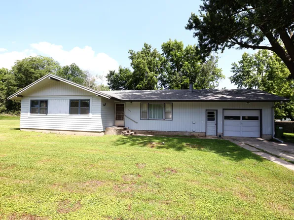 621 W 8th St, Boone, IA 50036