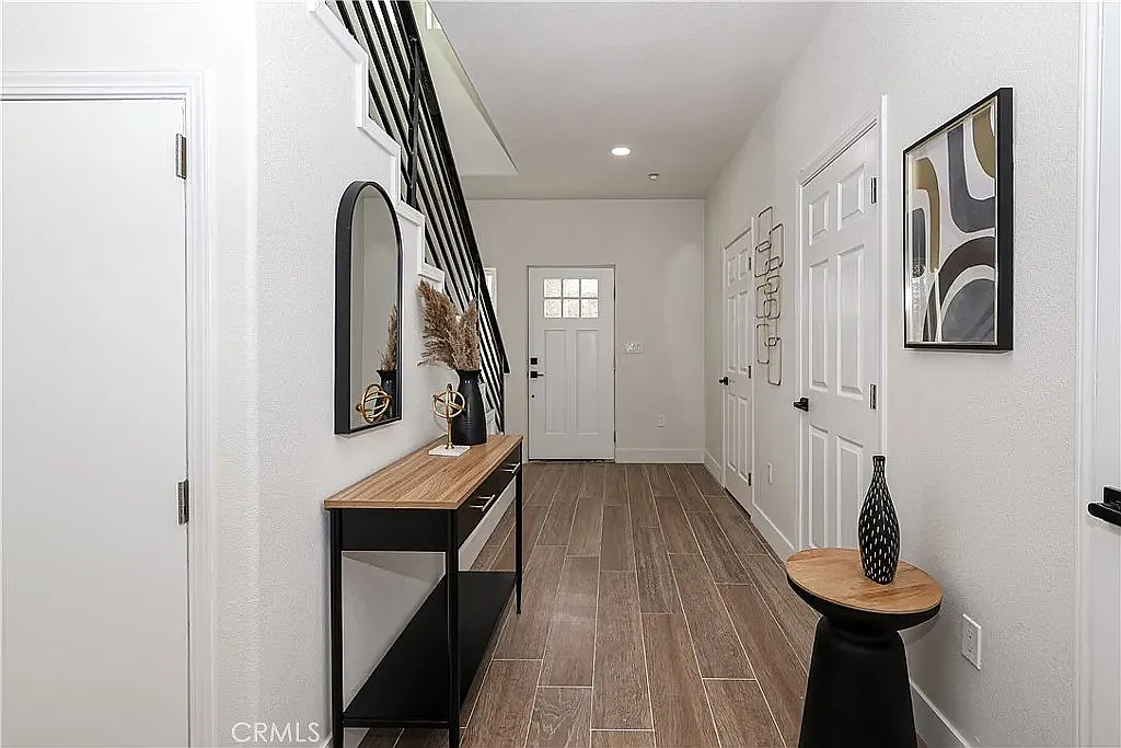 3 bed, 2.5 bath, 1779 sqft, $2,150 — Photo 3