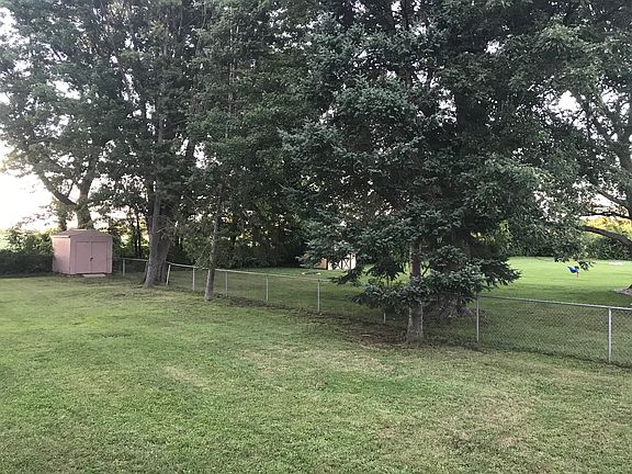 3rd image of 9318 Crafton Dr