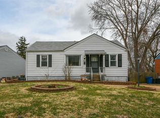9031 Southview Ln, Saint Louis, MO 63123