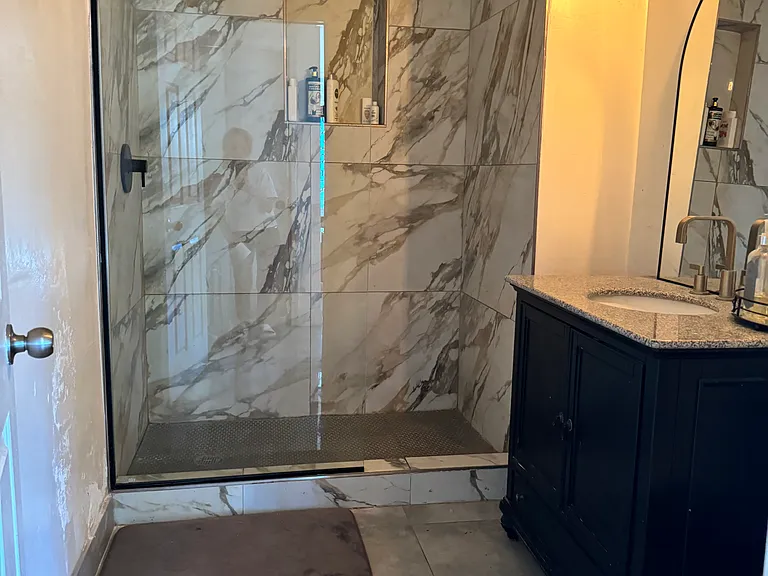 2502 E Edgemont Ave #0 — Photo 2