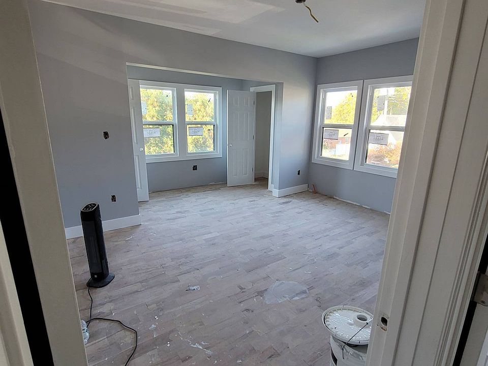 2nd image of 344 Dover St