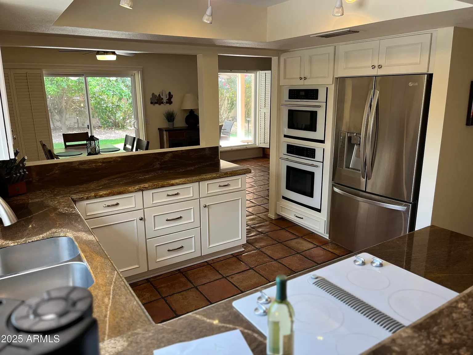 3 bed, 2.0 bath, 1823 sqft, $2,295 — Photo 3