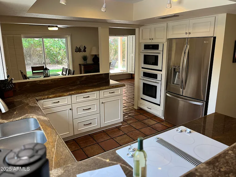 26011 S Lancewood Ct — Photo 3