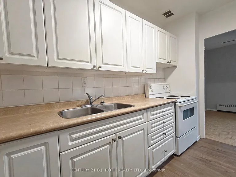 37 Peel St #301 — Photo 5
