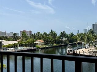301 Golden Isles Dr APT 408, Hallandale, FL 33009