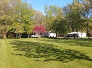 13290 Zimmerly Rd, Mackinaw, IL 61755