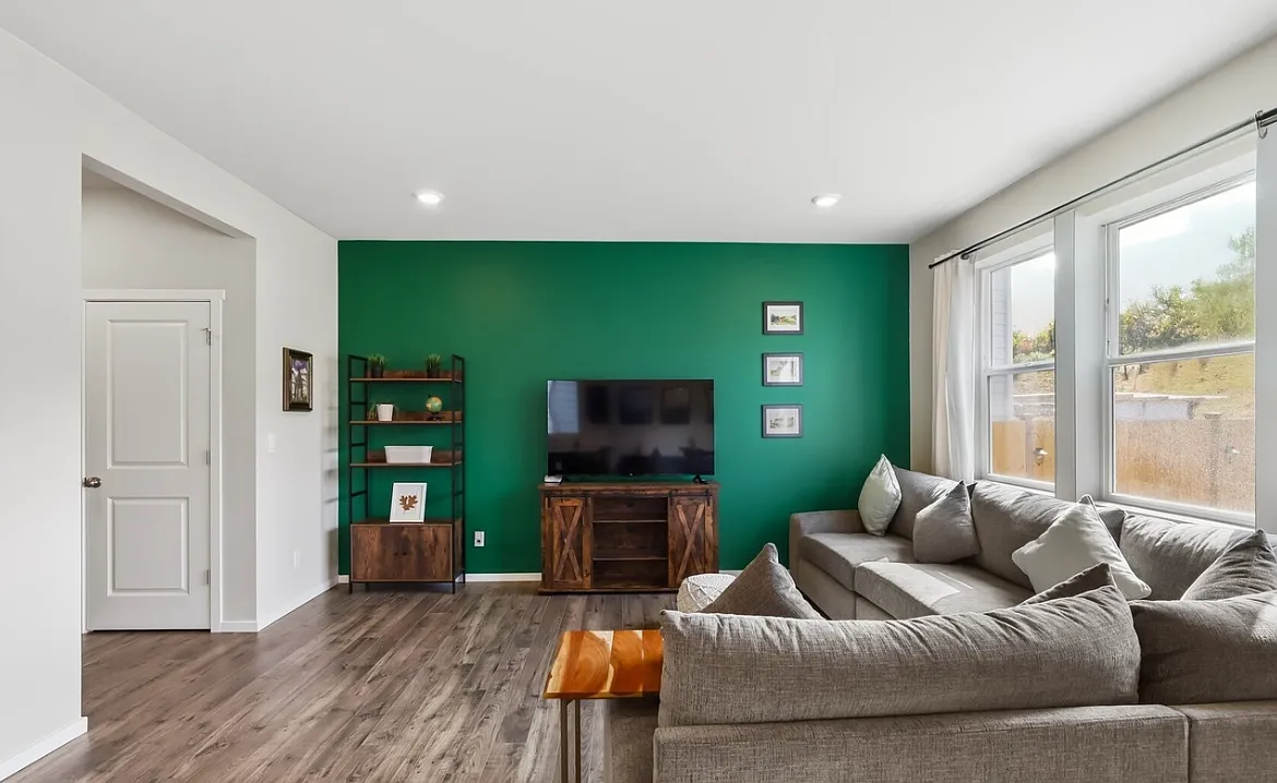 4 bed, 1762 sqft, $3,199 — Photo 3