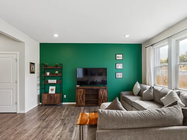 6016 Addison Rd SW — Photo 3