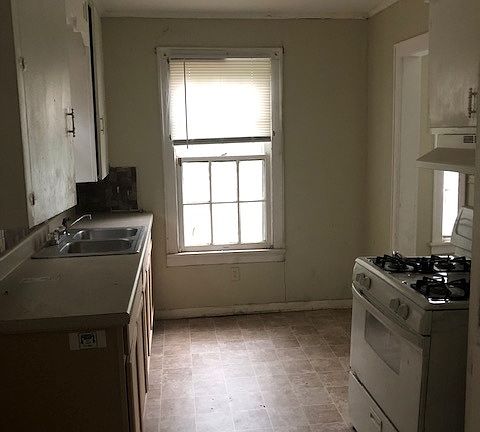 3rd image of 3553 Stonewall St
