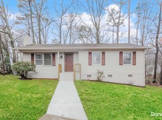 5933 Milhaven Ln, Charlotte, NC 28269