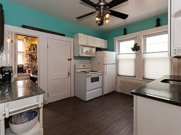 112 W Wyoming Ave #1 — Photo 3