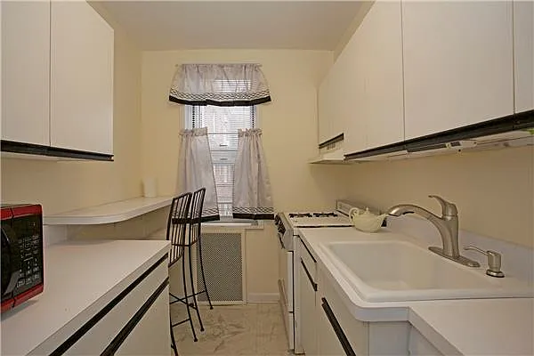 Sold by Exclusive Properties Sotheby's International Realty | media 28