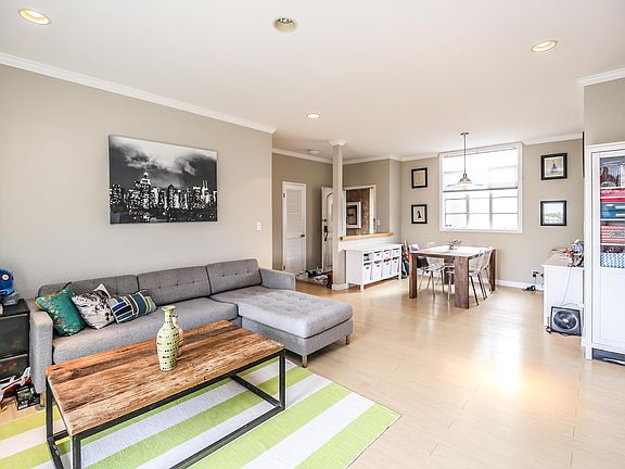 2nd image of 801 S Plymouth Blvd APT 303