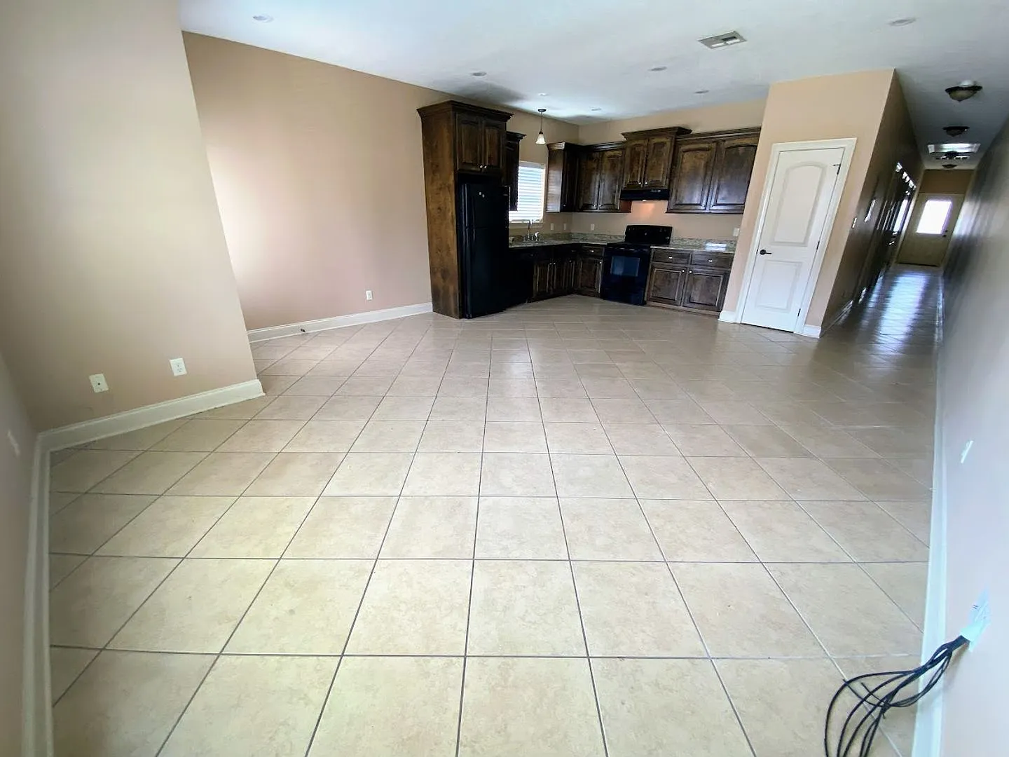 633 E. School Street — Photo 3