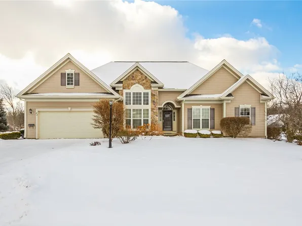 21 Dover Rd, Pittsford, NY 14534