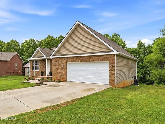 3rd image of 4400 Waldon Pond Ln
