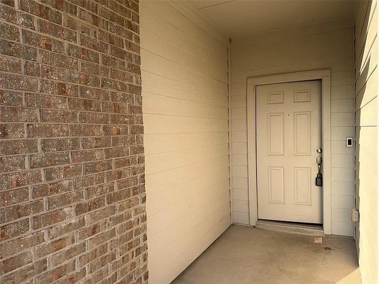 21700 Urraca Ln — Photo 3