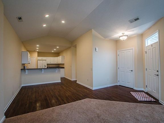 3rd image of 1303 Bridgewater Way N