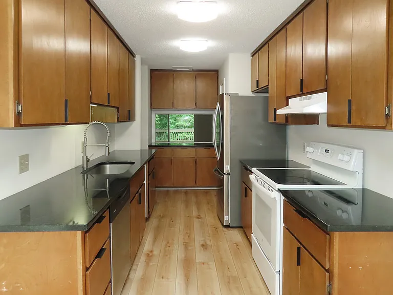 424 Fairoaks Cir — Photo 9