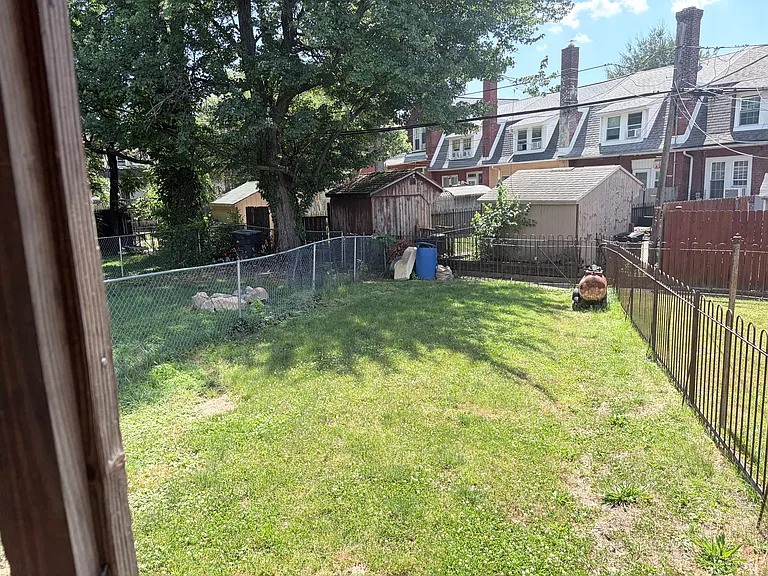17 Walnut St — Photo 7