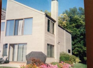 492 Parkside Dr, Marblehead, OH 43440
