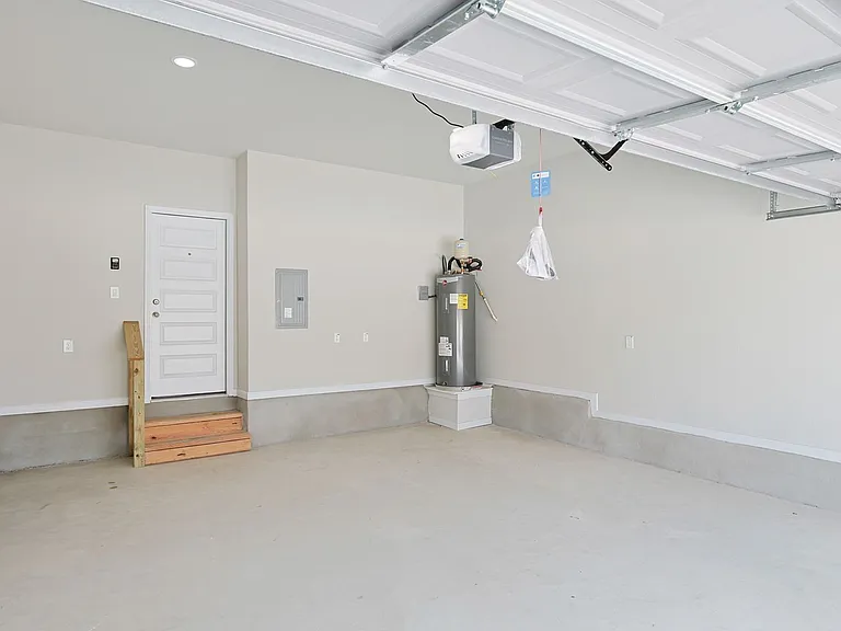 460 Emma Dr — Photo 20