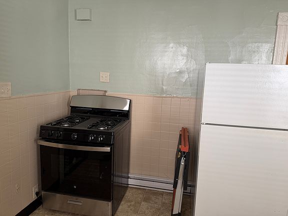 3rd image of 19 Oakland St APT 1