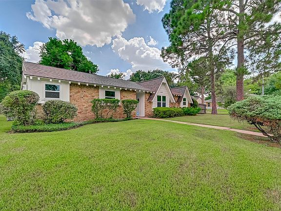 2nd image of 6035 Dellfern Dr